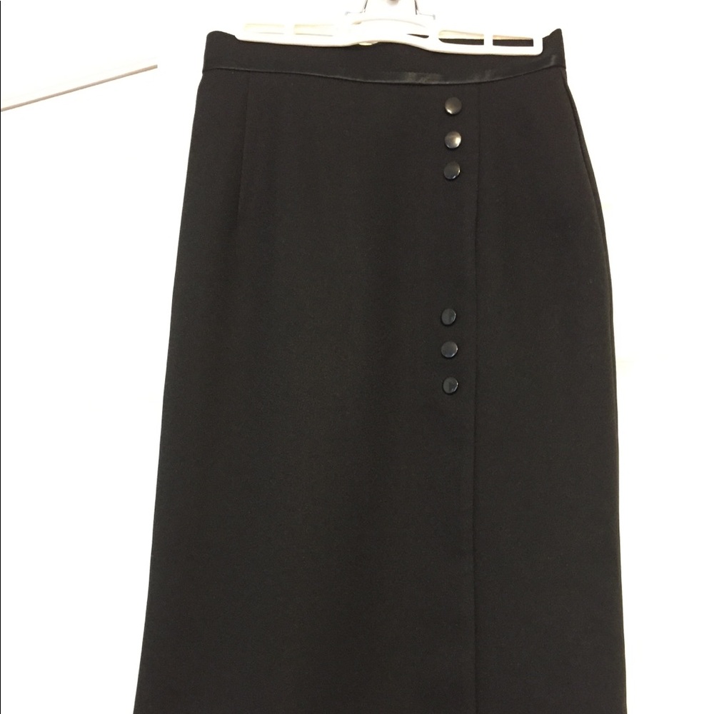 Black Midi Skirt with exclusive trim